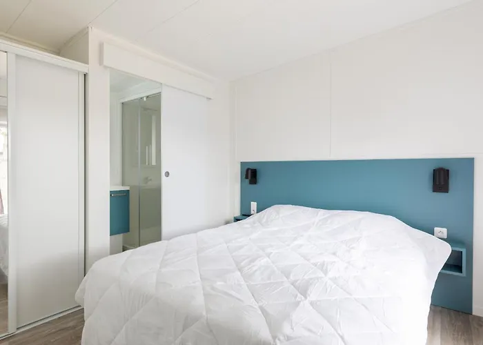 Pour 6 - Domaine Avec Piscine Chauffee 샬레