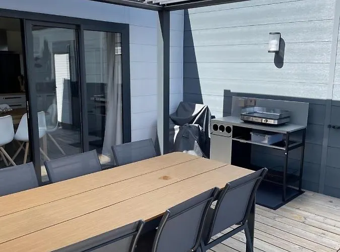 Pour 6 - Domaine Avec Piscine Chauffee